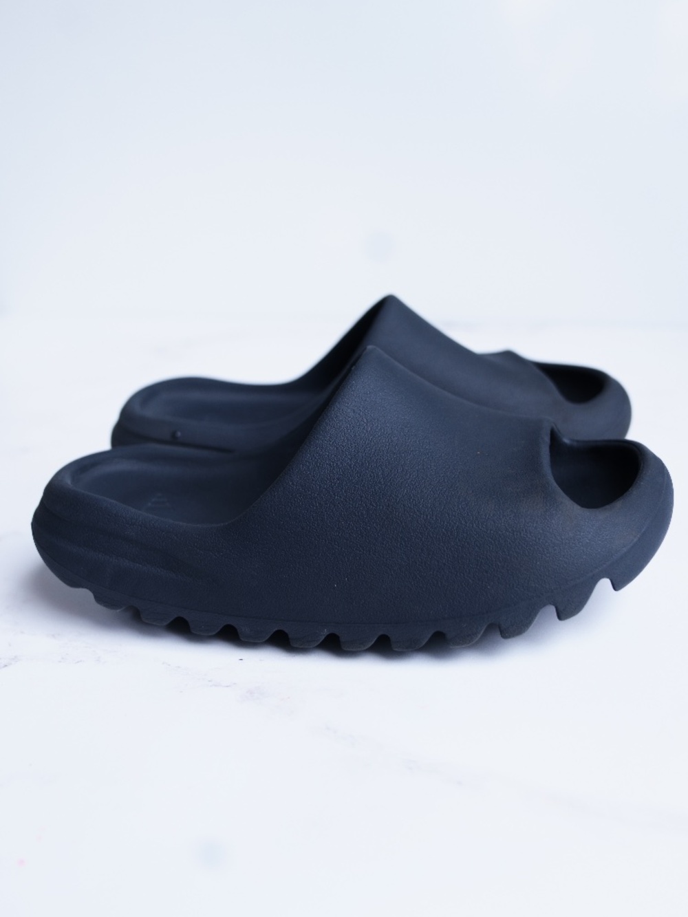 YEEZY adidas Slide Dark Onyx - YZY - SIZE 9